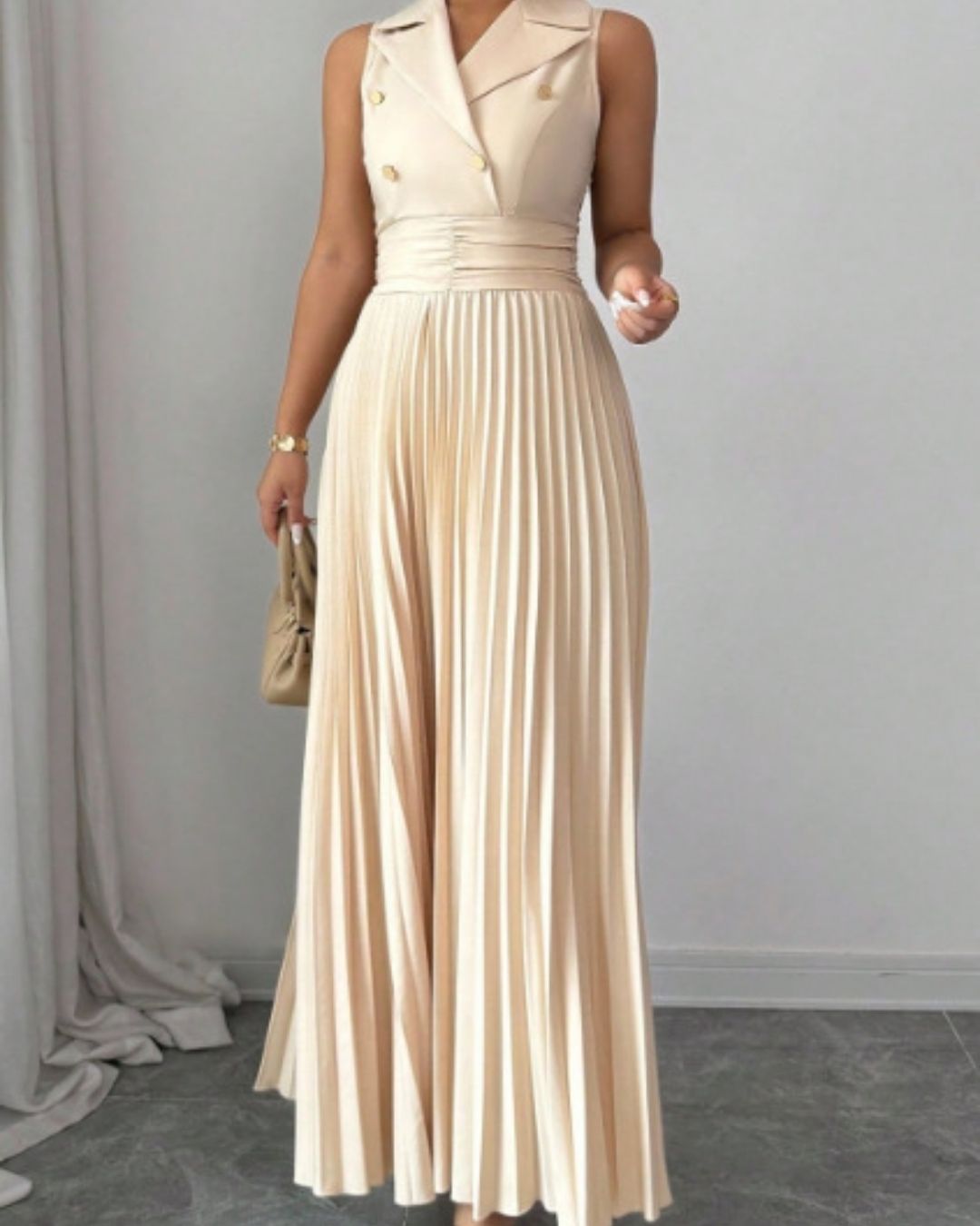 Robe longue plissée Natasha Col tailleur sans manches